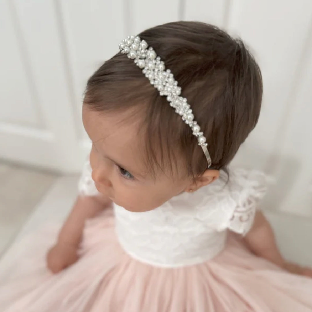 A LITTLE LACEY GIRLS PEARL HEADBAND