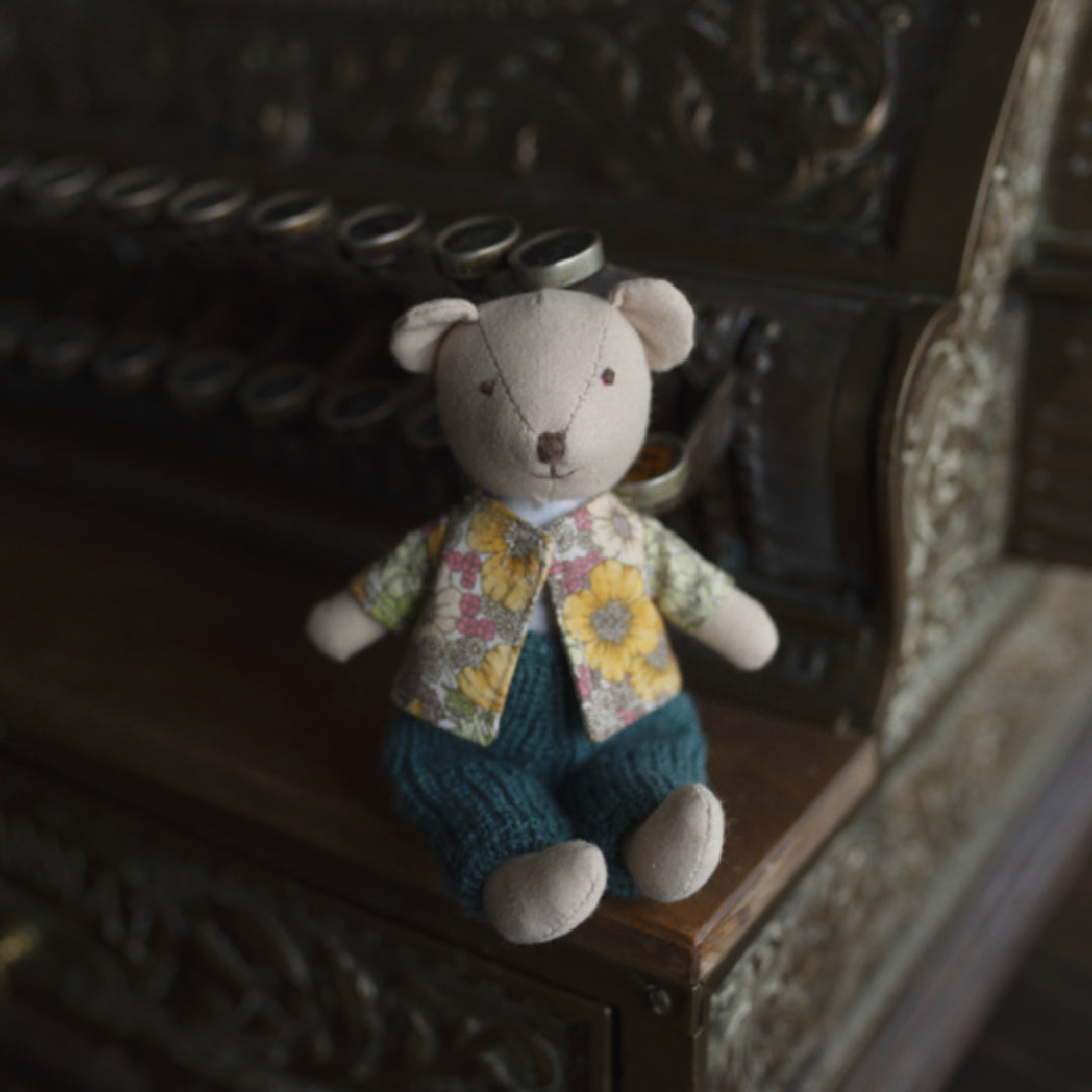 GREAT PRETENDERS BOBBIE THE BEAR MINI PLUSH