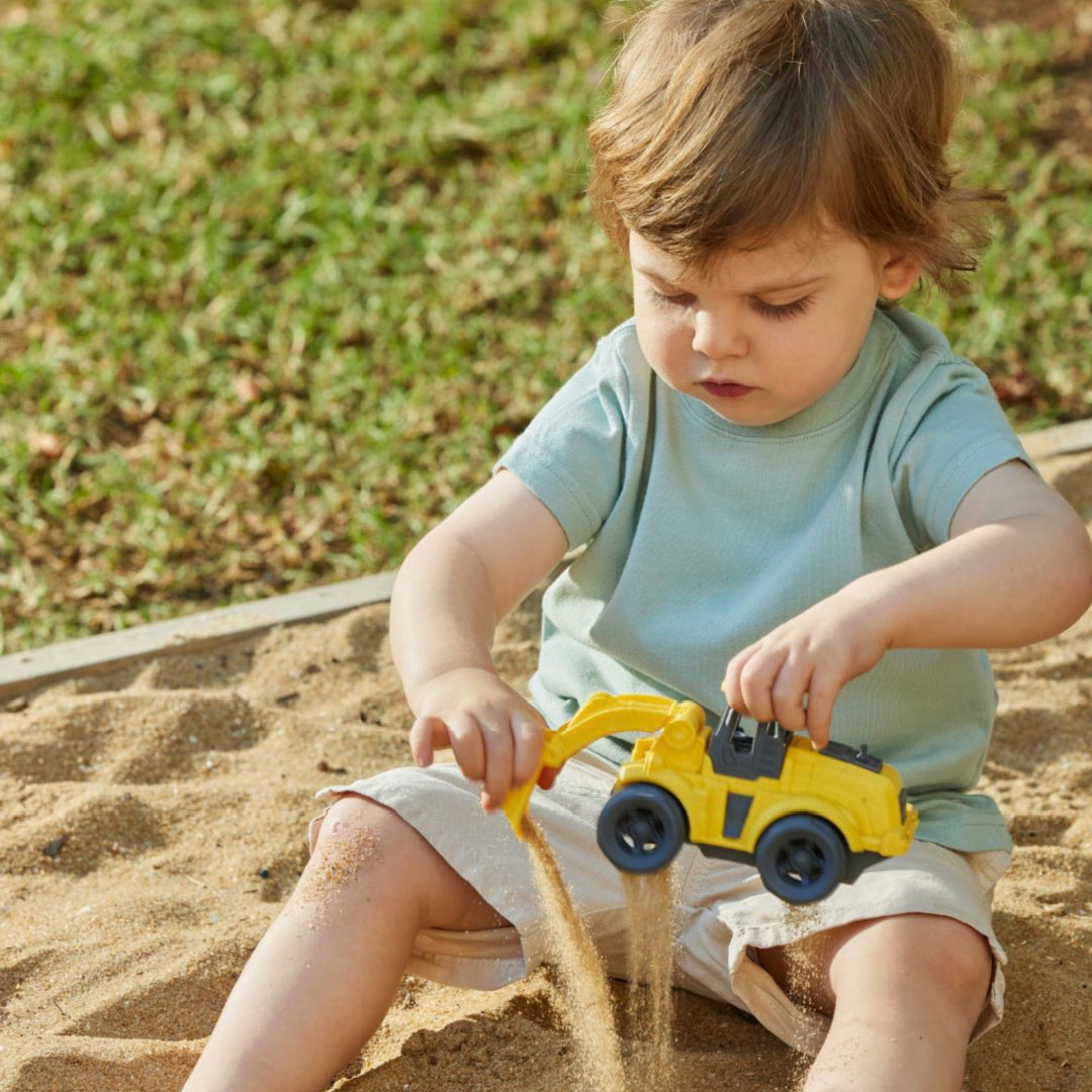 JIGGLE AND GIGGLE BIOPLASTIC EXCAVATOR