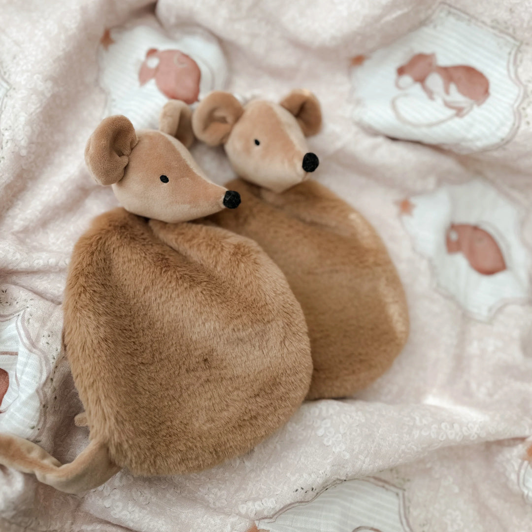 POP YA TOT SQUEAKY COMFORTER TOY