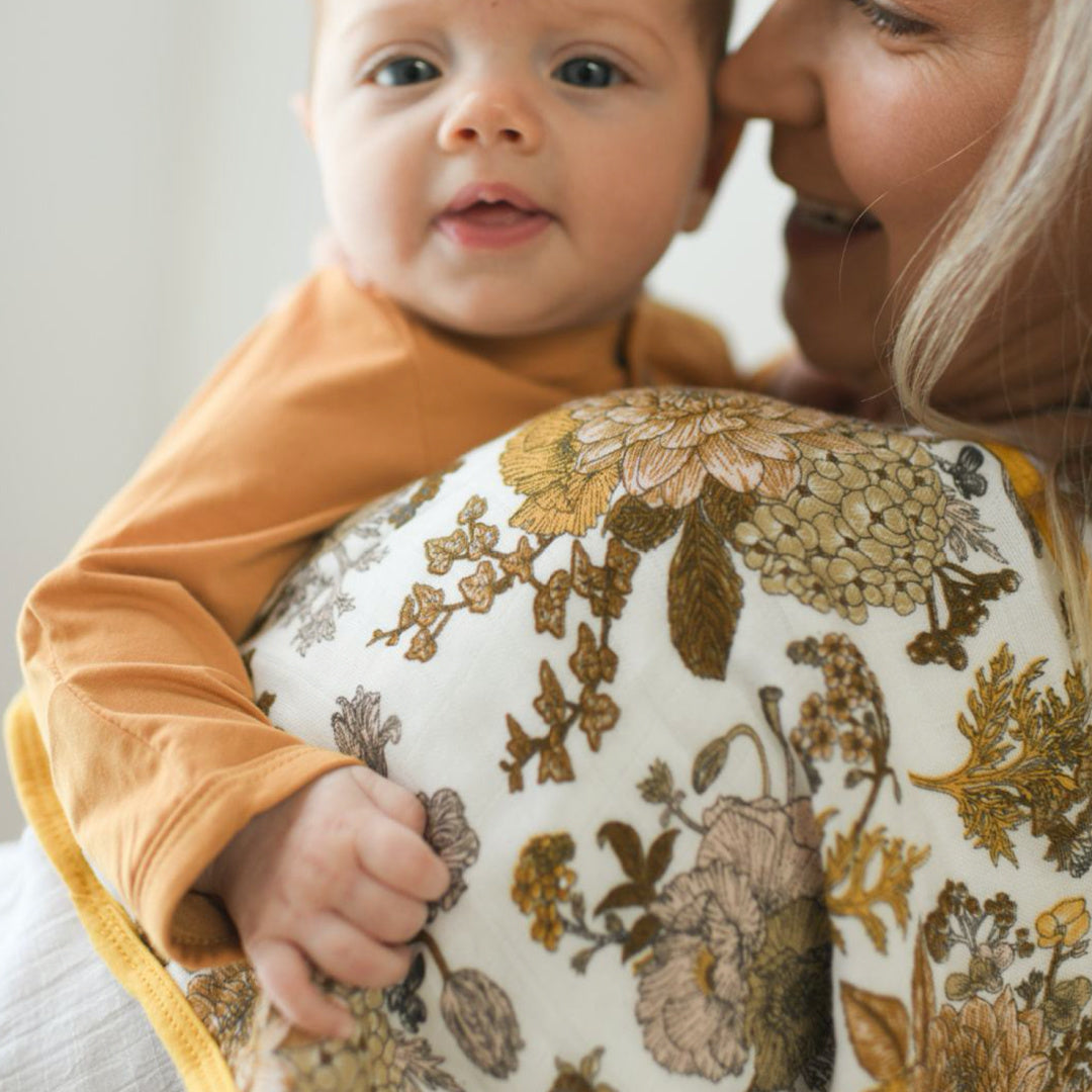LUNA'S TREASURES GOLDIE BLOOMS MUSLIN BURP CLOTH