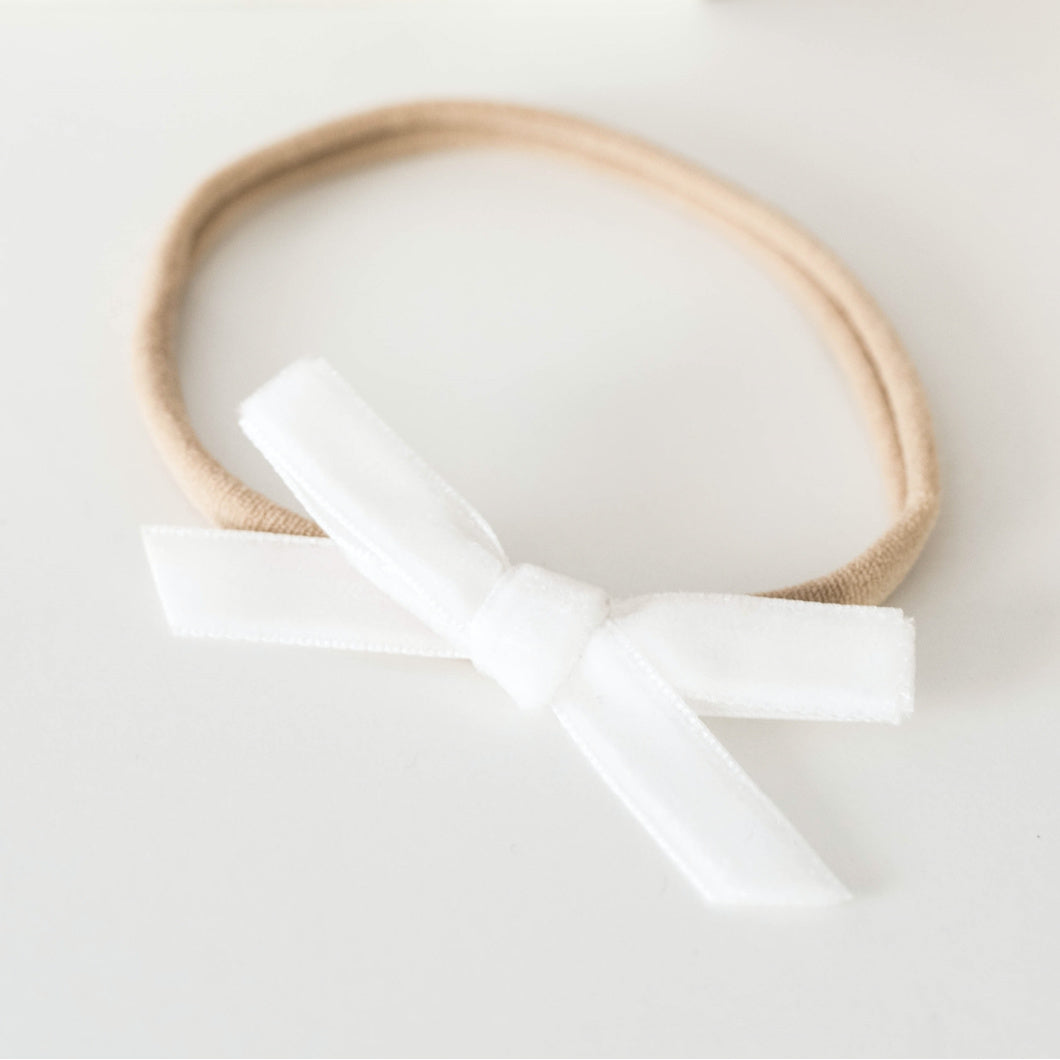 SNUGGLE HUNNY VELVET PETITE BOW BABY HEADBAND - WHITE