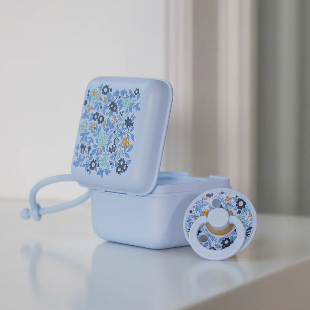 BIBS &#39;LIBERTY&#39; PACIFIER BOX - CHAMOMILE LAWN BABY BLUE