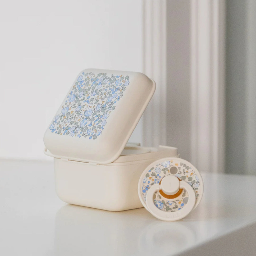 BIBS &#39;LIBERTY&#39; PACIFIER BOX - ELOISE IVORY