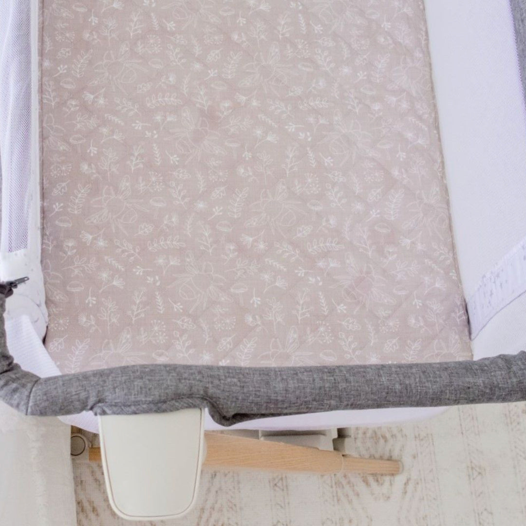 BAMBELLA DESIGNS CO-SLEEPER FITTED WATERPROOF SHEET | BEE KIND