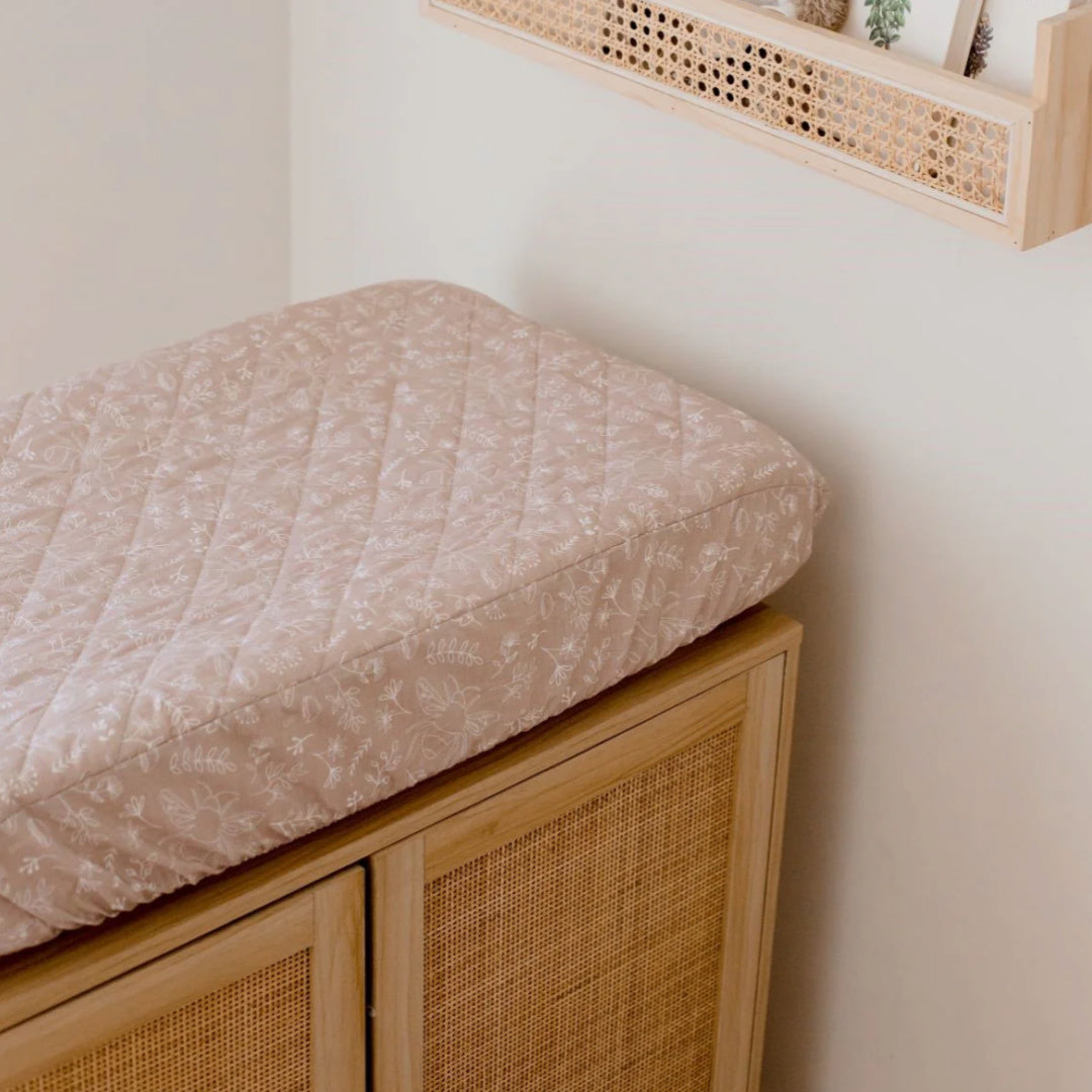 BAMBELLA DESIGNS WATERPROOF FITTED BASSINET SHEET/ CHANGE MAT COVER - BEE KIND