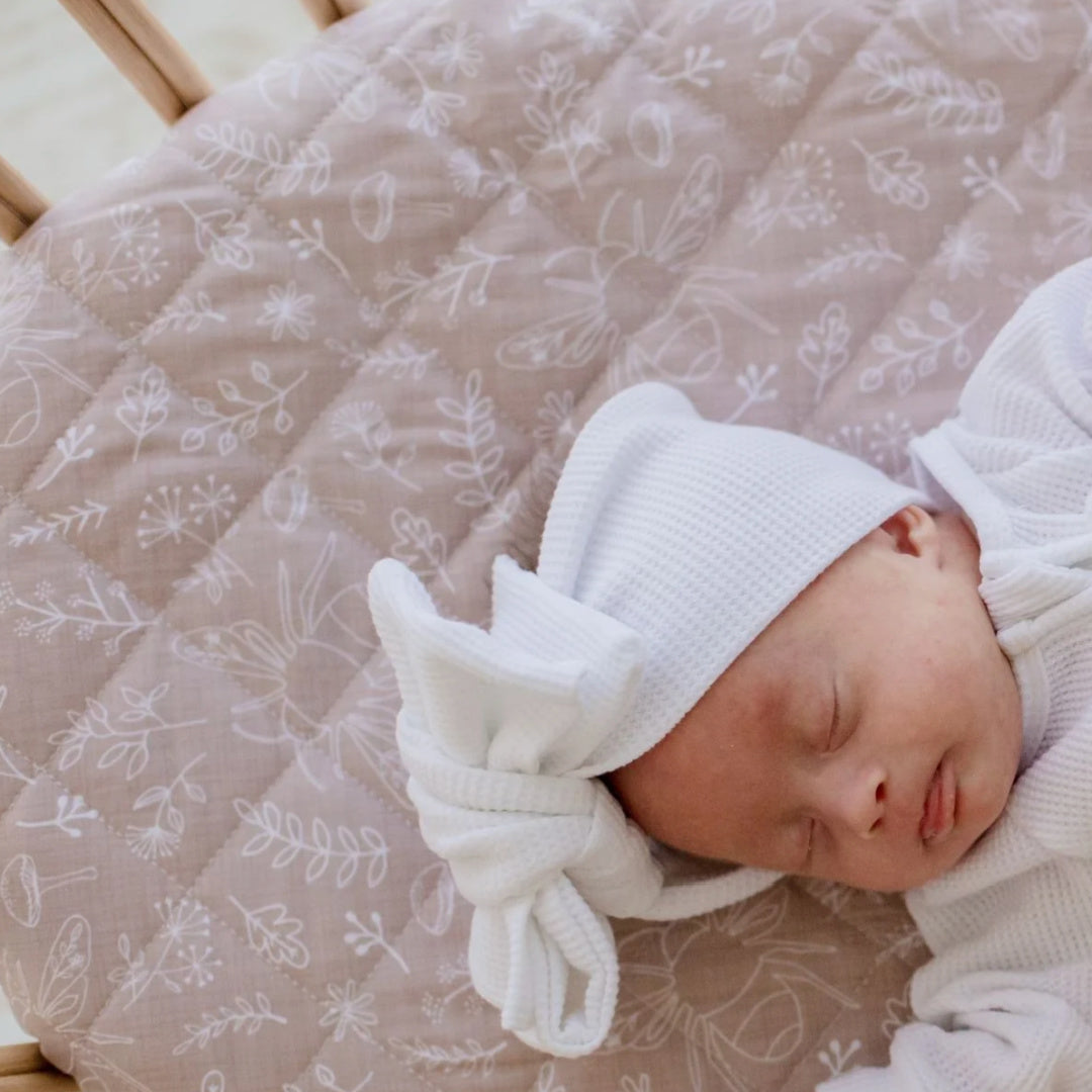 BAMBELLA DESIGNS WATERPROOF FITTED BASSINET SHEET/ CHANGE MAT COVER - BEE KIND