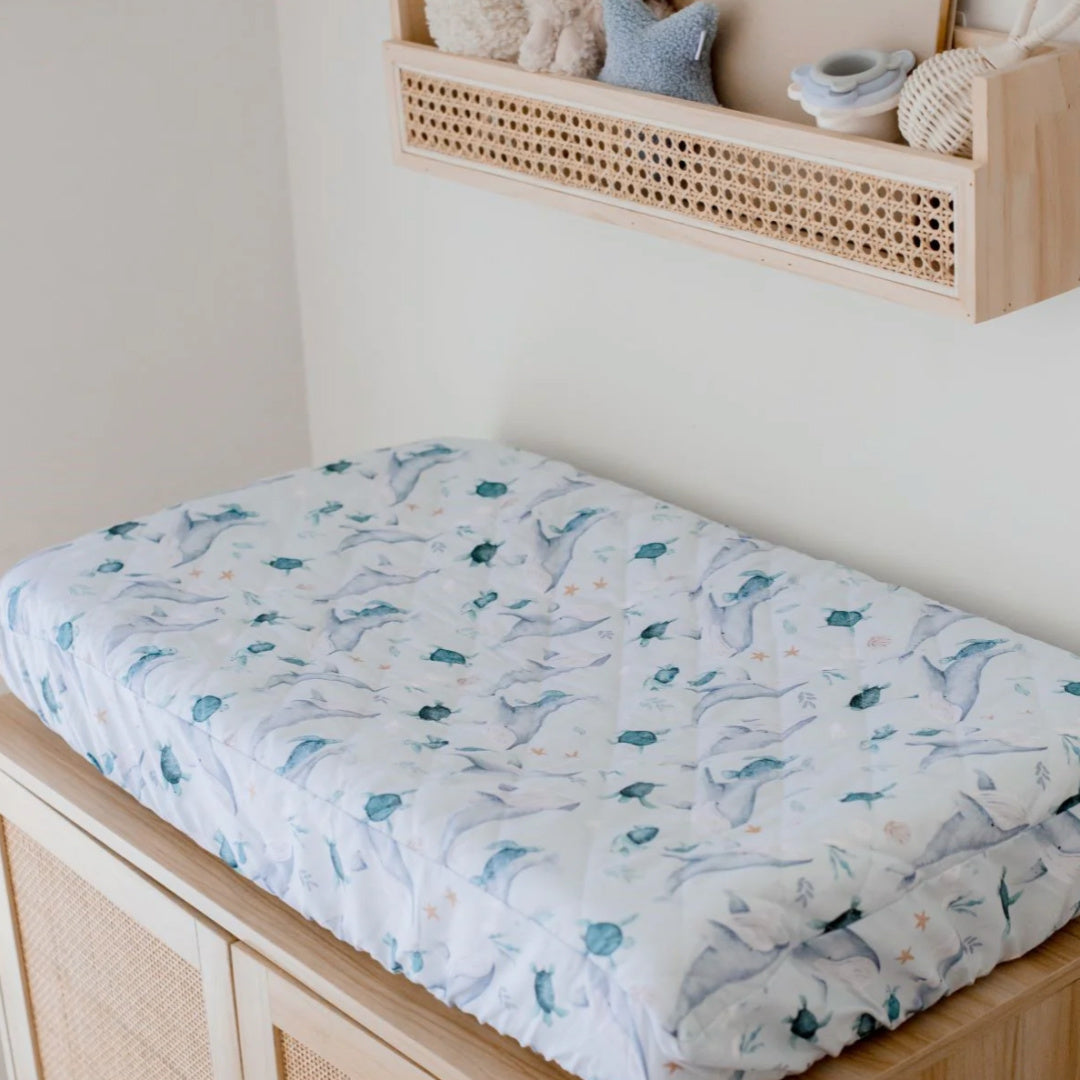 BAMBELLA DESIGNS WATERPROOF FITTED BASSINET SHEET/ CHANGE MAT COVER - TURTLE BAY