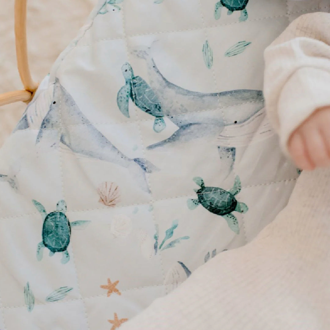 BAMBELLA DESIGNS WATERPROOF FITTED BASSINET SHEET/ CHANGE MAT COVER - TURTLE BAY