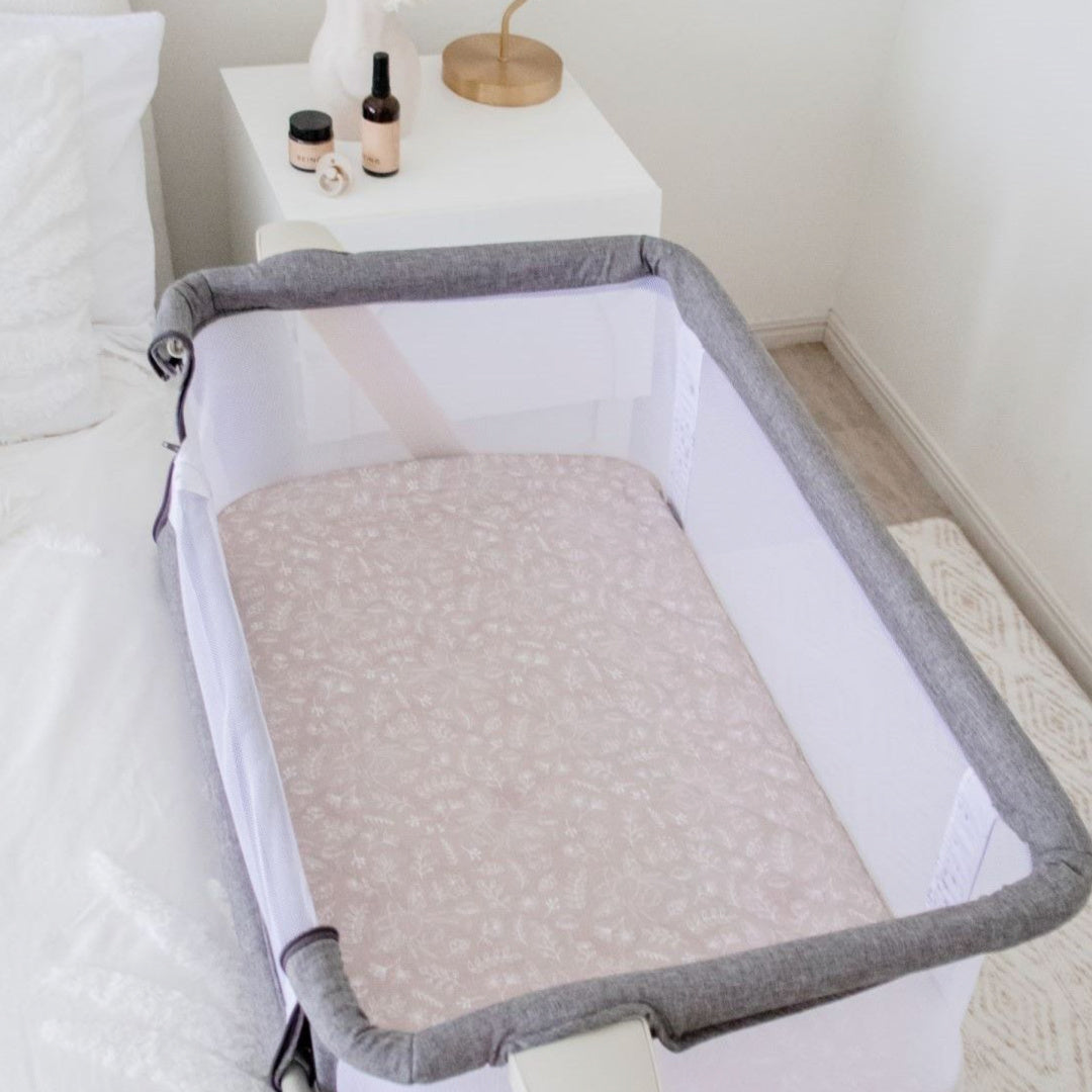 BAMBELLA DESIGNS CO-SLEEPER FITTED WATERPROOF SHEET | BEE KIND