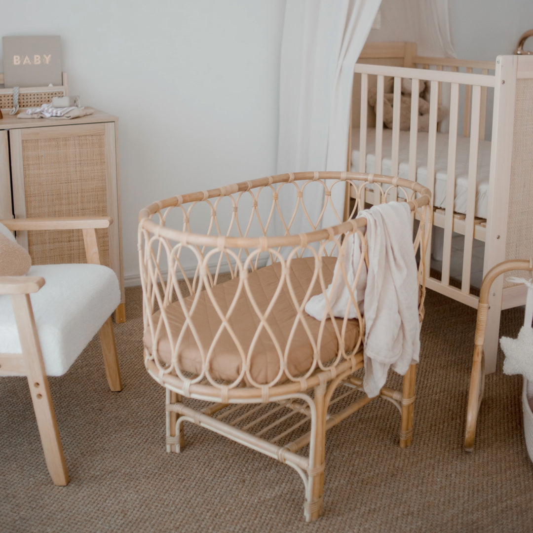 BAMBELLA DESIGNS WATERPROOF FITTED BASSINET SHEET/ CHANGE MAT COVER - CHESTNUT