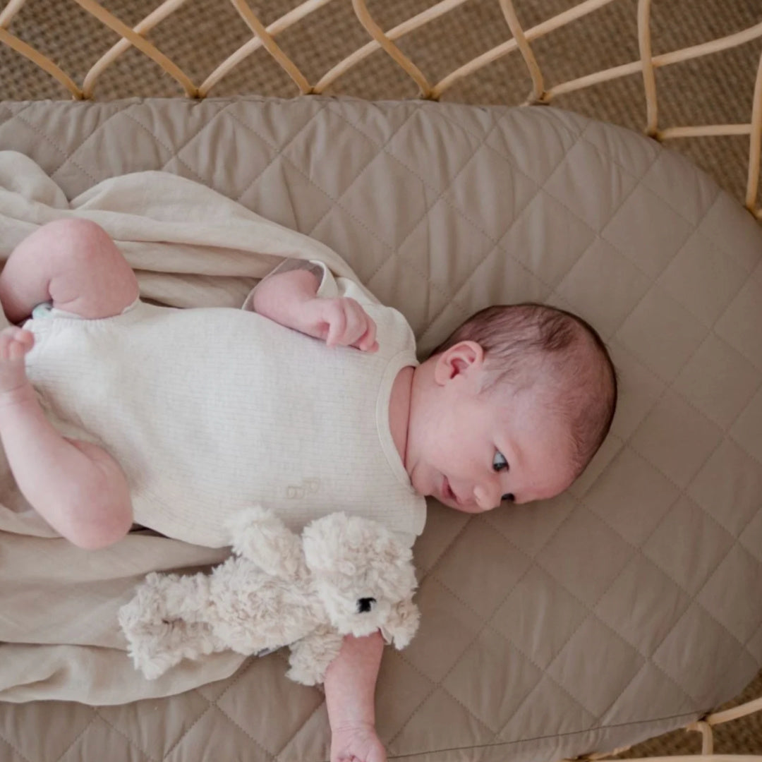 BAMBELLA DESIGNS WATERPROOF FITTED BASSINET SHEET/ CHANGE MAT COVER - LATTE