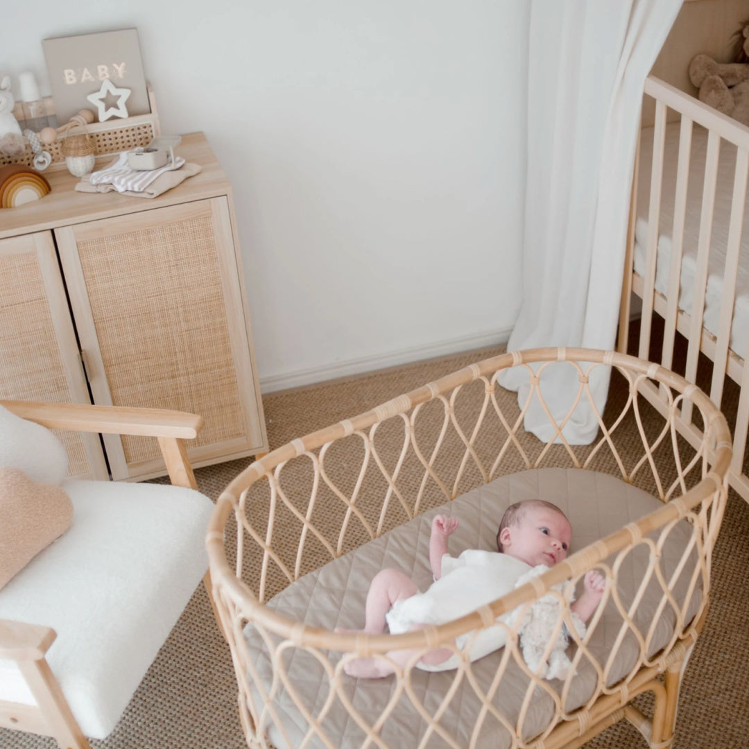 BAMBELLA DESIGNS WATERPROOF FITTED BASSINET SHEET/ CHANGE MAT COVER - LATTE