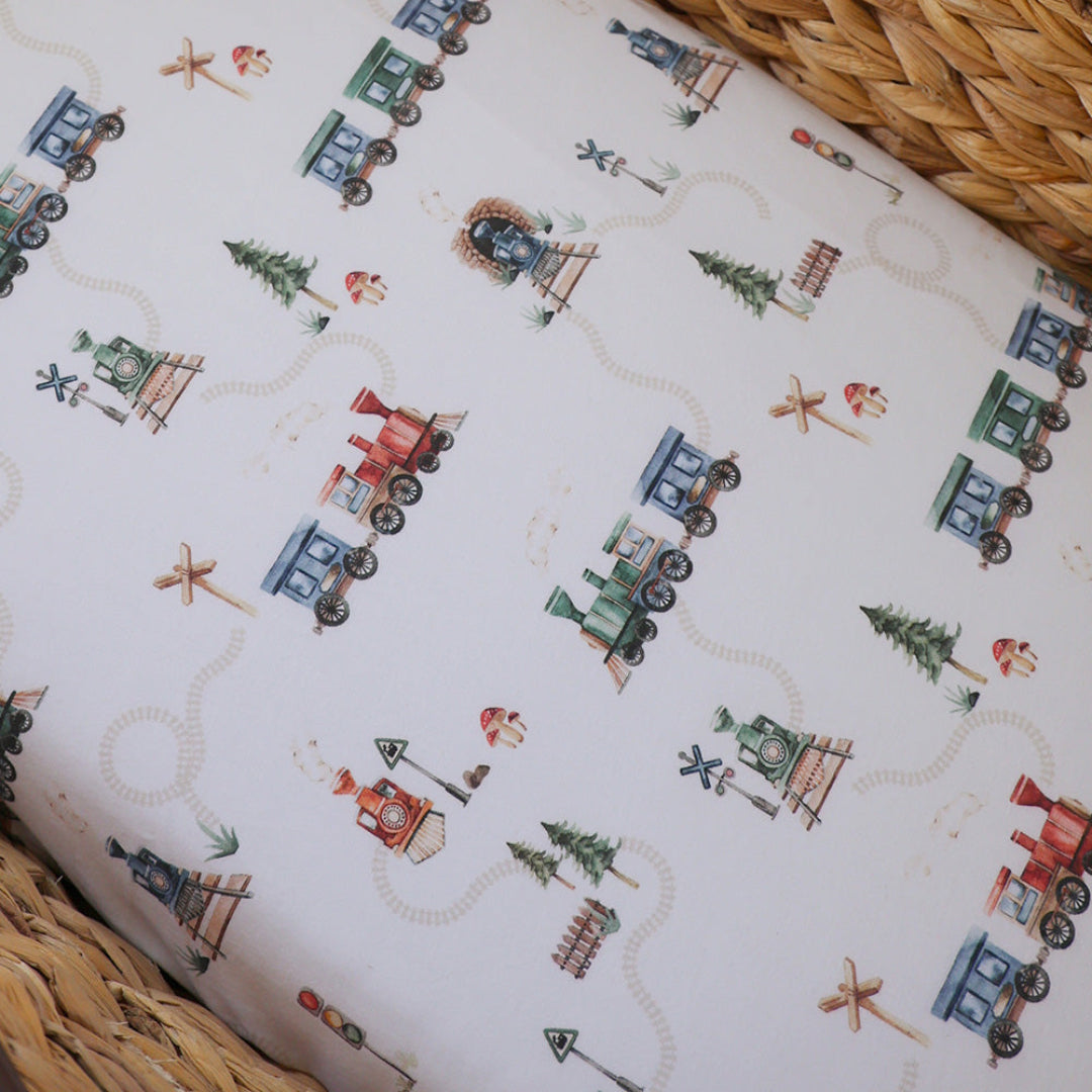 SNUGGLE HUNNY ORGANIC FITTED BASSINET SHEET / CHANGE PAD COVER - TRAIN