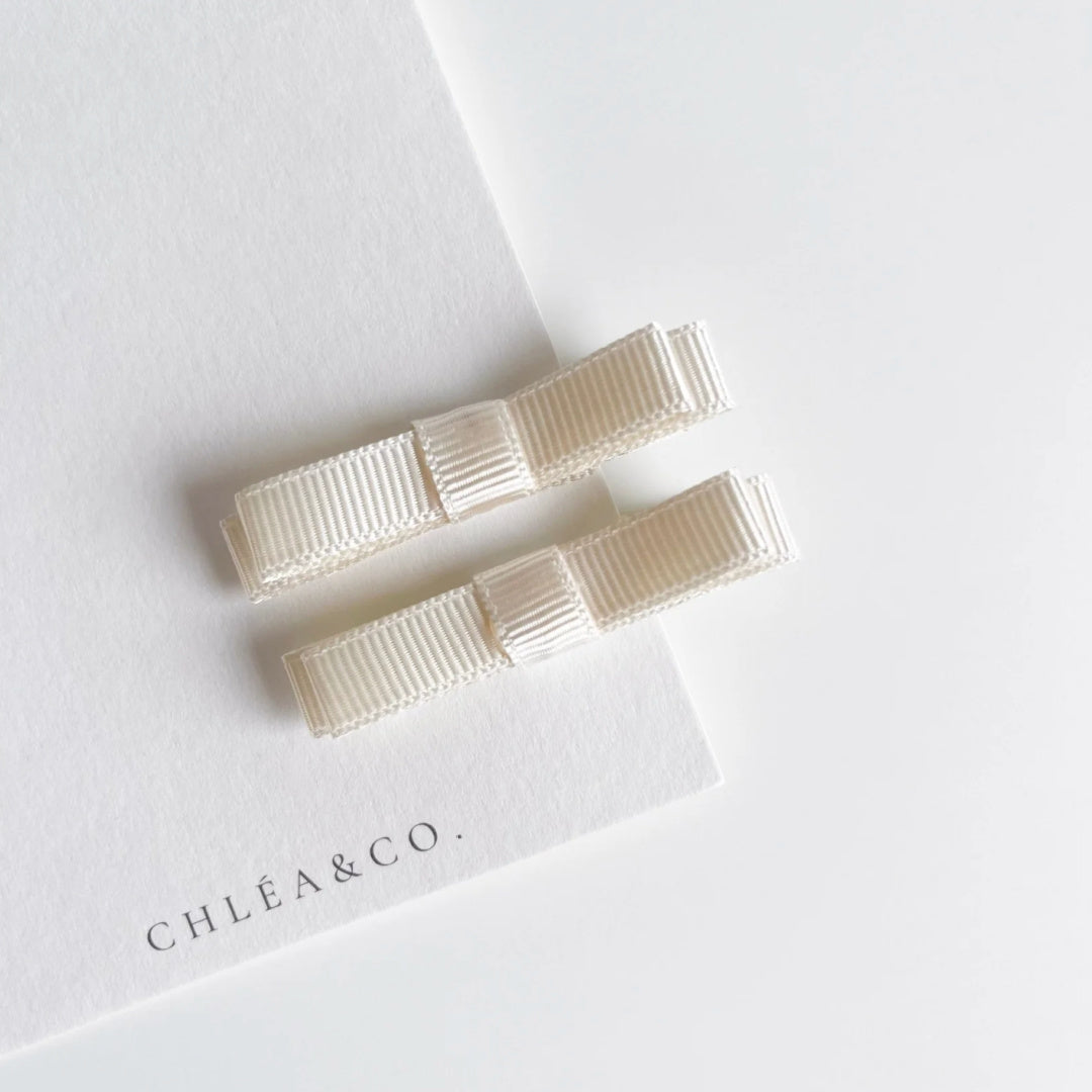 Chléa &amp; Co Set of 2 Medium Ribbon Bows | Ivory