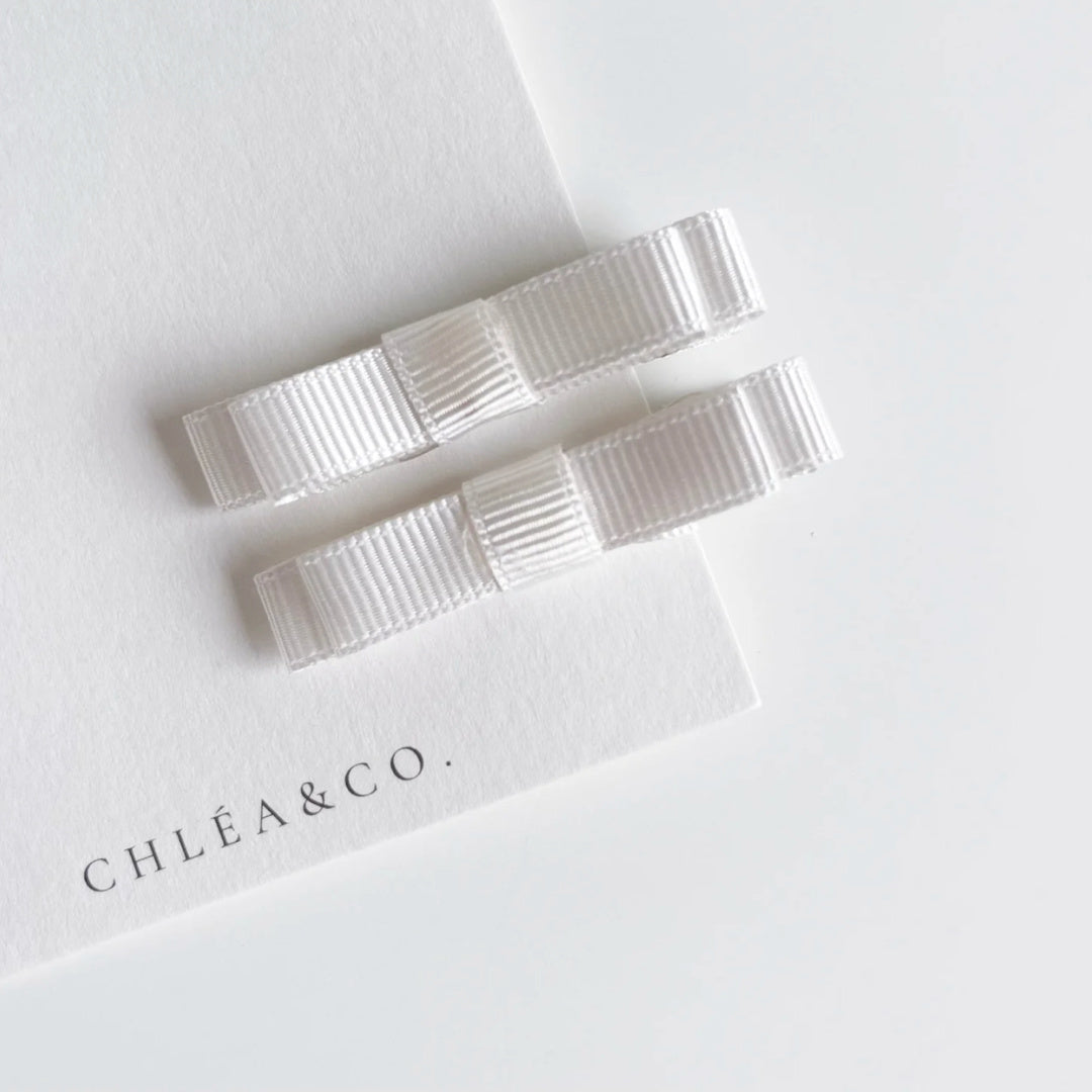 Chléa &amp; Co Set of 2 Medium Ribbon Bows | White