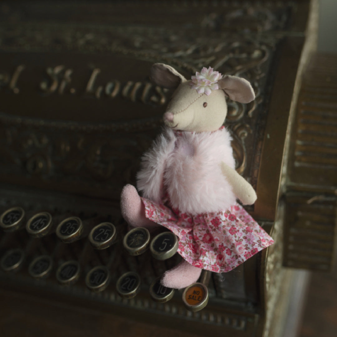 GREAT PRETENDERS ARIELLA THE MOUSE MINI PLUSH