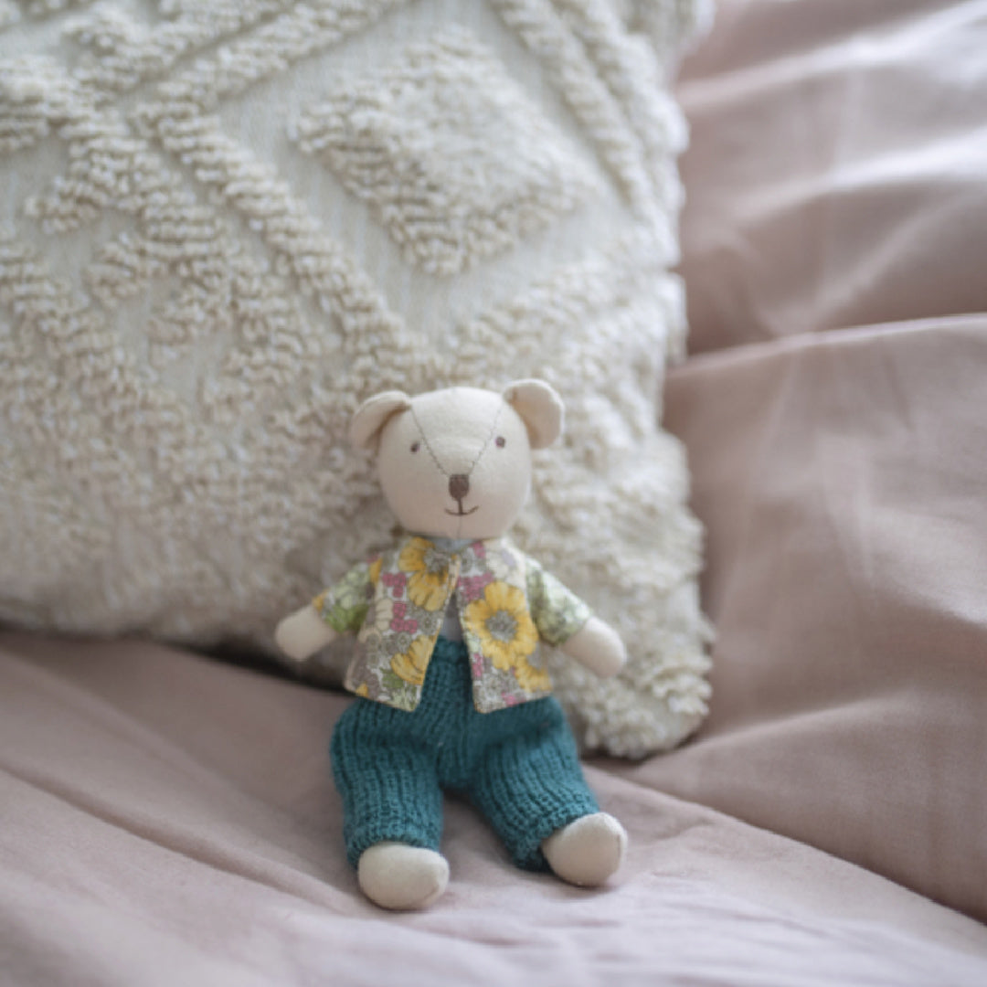 GREAT PRETENDERS BOBBIE THE BEAR MINI PLUSH