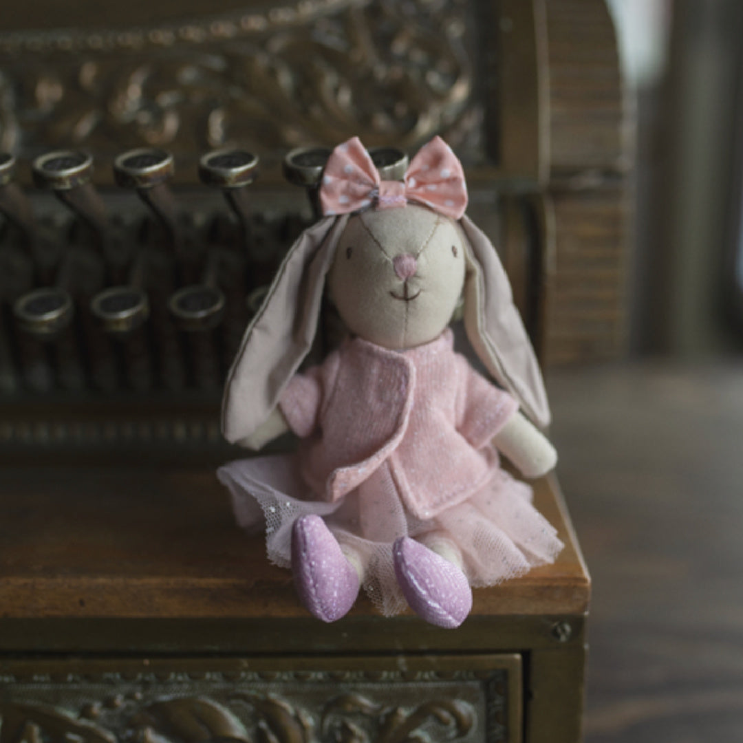 GREAT PRETENDERS CLOVER THE BUNNY MINI PLUSH