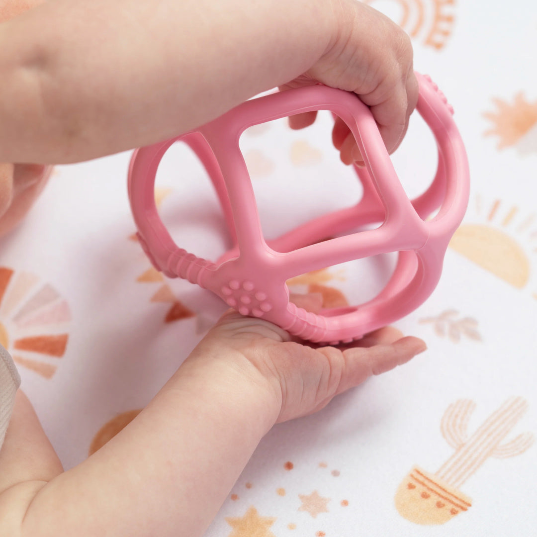 LIVING TEXTILES SILICONE TEETHING BALL - LIGHT PINK