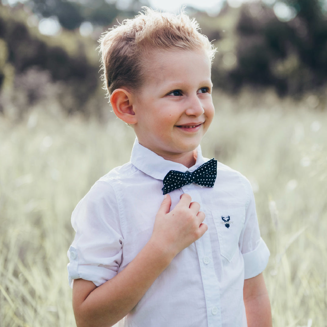 LOVE HENRY BOYS BOWTIE - NAVY SPOT