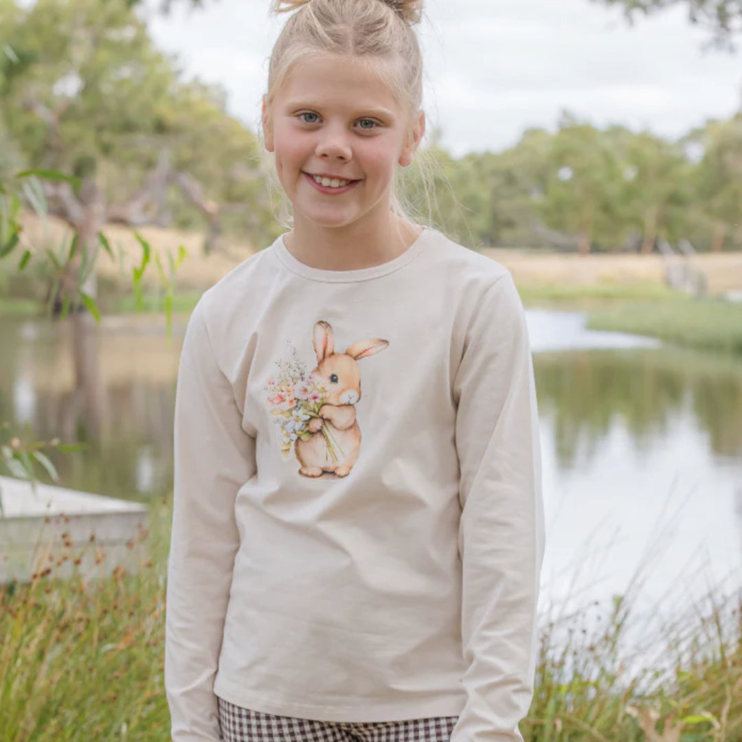 MILKY BUNNY BOUQUET TEE