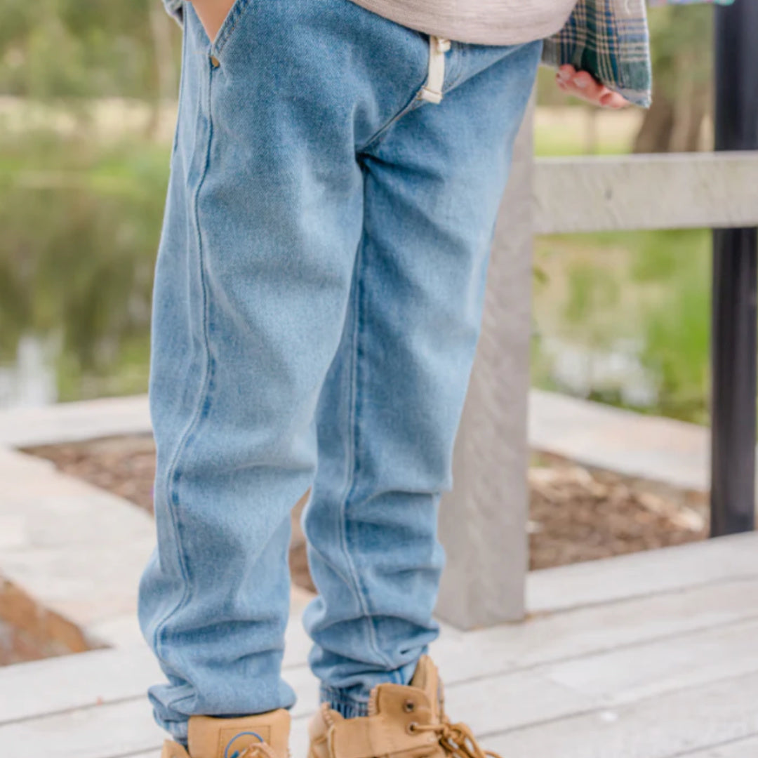 MILKY LIGHTWASH DENIM JEANS