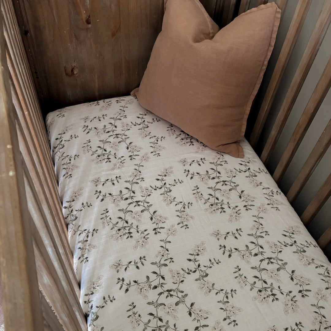 POP YA TOT FLEUR BLANCHE FITTED COT SHEET