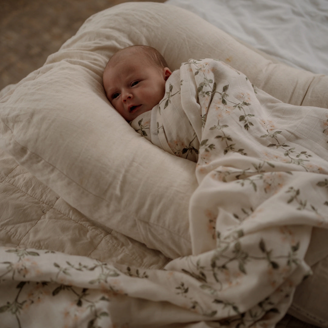 POP YA TOT FLEUR BLANCHE SWADDLE WRAP