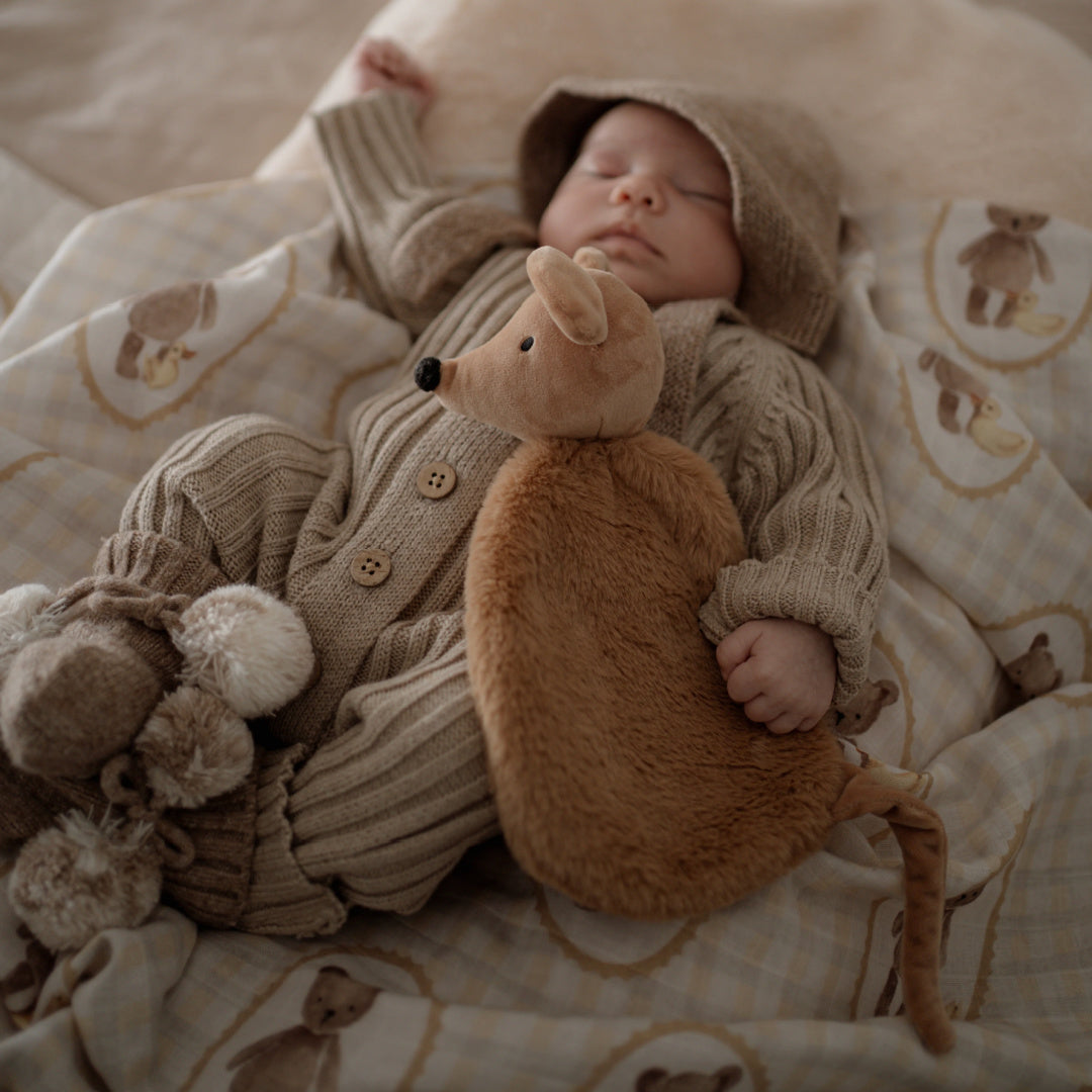POP YA TOT SQUEAKY COMFORTER TOY