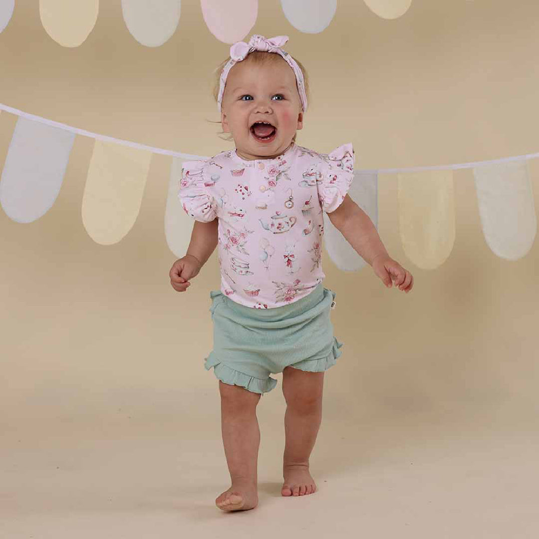 SNUGGLE HUNNY ORGANIC SHORT SLEEVE BODYSUIT WITH FRILL - ALICE&#39;S TEA PARTY