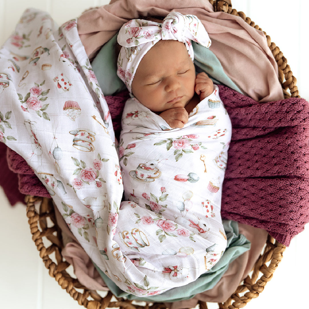 SNUGGLE HUNNY ORGANIC MUSLIN WRAP - ALICE&#39;S TEA PARTY