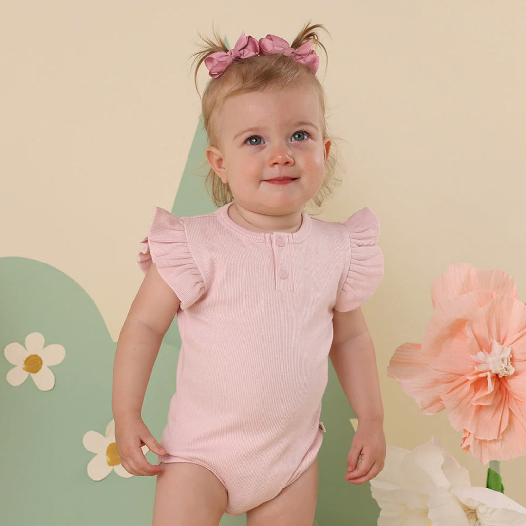 SNUGGLE HUNNY ORGANIC SHORT SLEEVE BODYSUIT WITH FRILL - BABY PINK