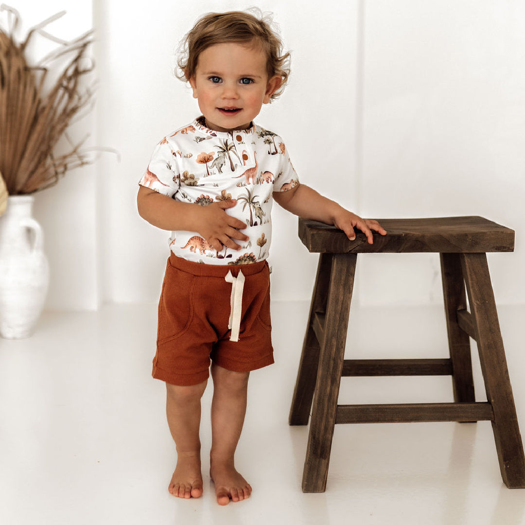 SNUGGLE HUNNY ORGANIC BABY SHORTS - BISCUIT