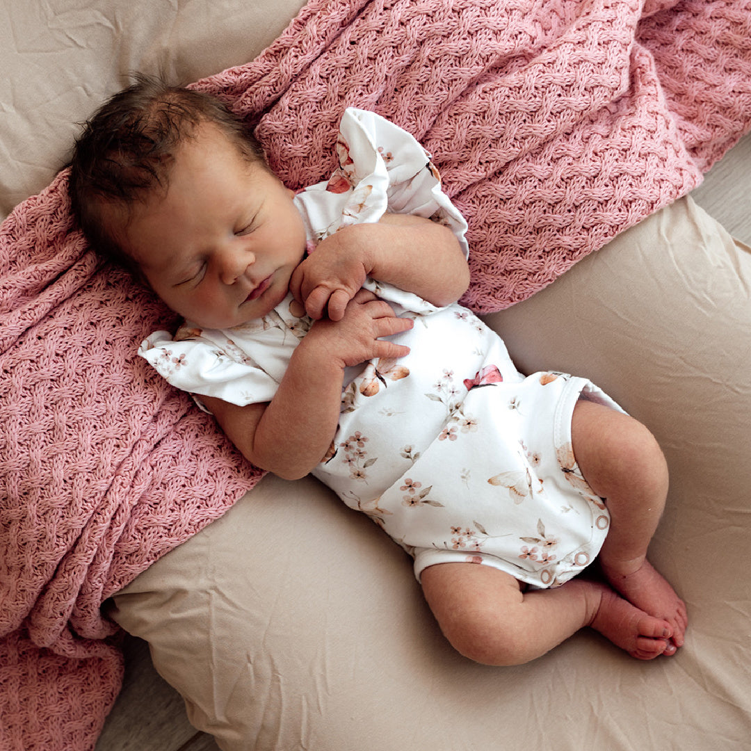 SNUGGLE HUNNY ORGANIC SHORT SLEEVE BODYSUIT WITH FRILL - BUTTERFLY