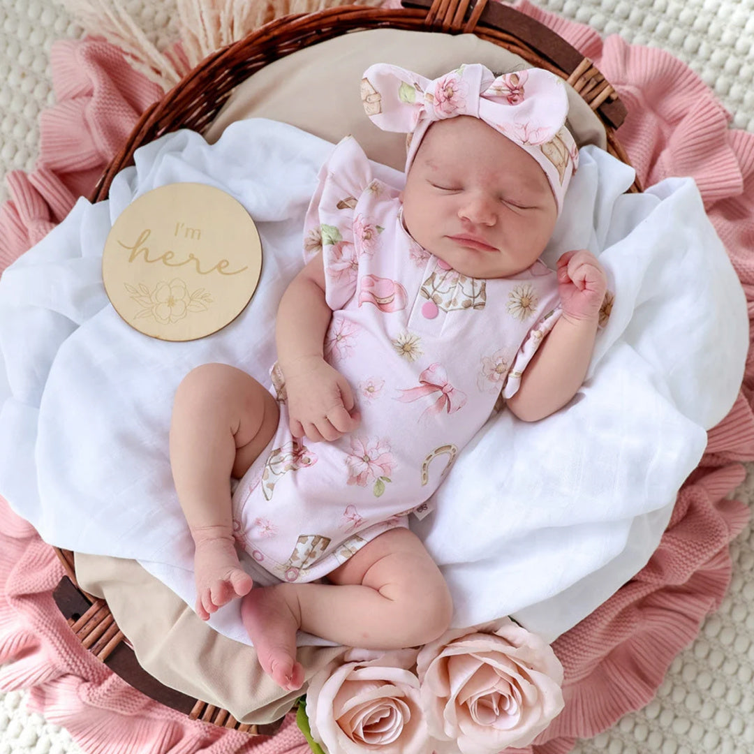 SNUGGLE HUNNY ORGANIC SHORT SLEEVE BODYSUIT WITH FRILL - BOOTS &amp; BOWS