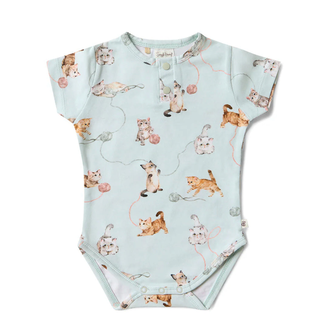 SNUGGLE HUNNY ORGANIC SHORT SLEEVE BODYSUIT - KITTENS