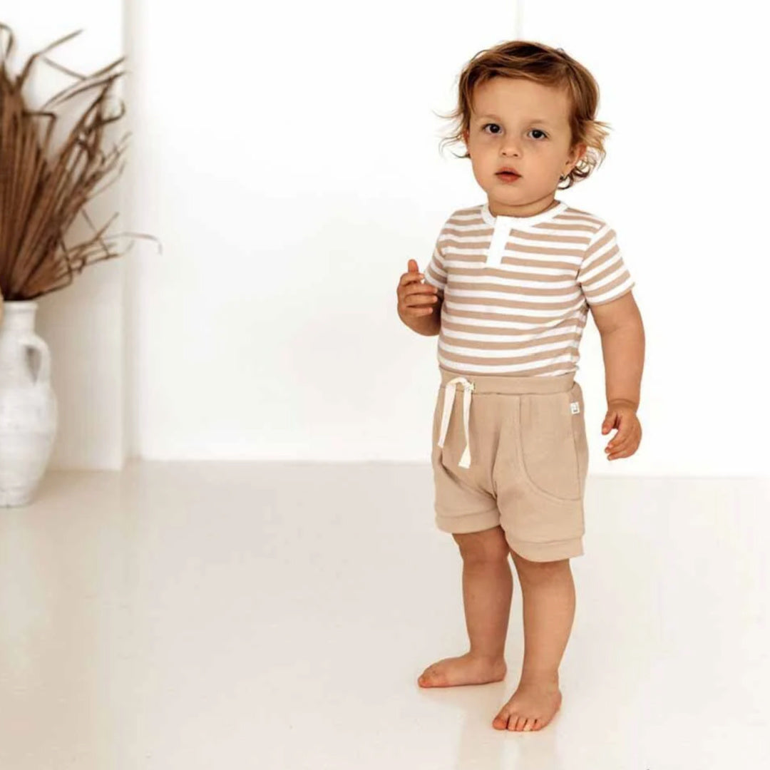 SNUGGLE HUNNY ORGANIC BABY SHORTS - PEBBLE