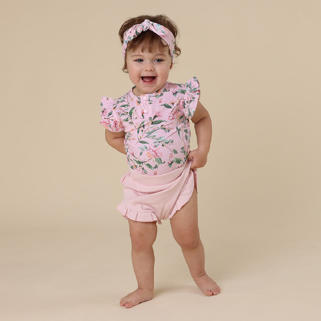 SNUGGLE HUNNY ORGANIC SHORT SLEEVE BODYSUIT WITH FRILL - PINK WATTLE