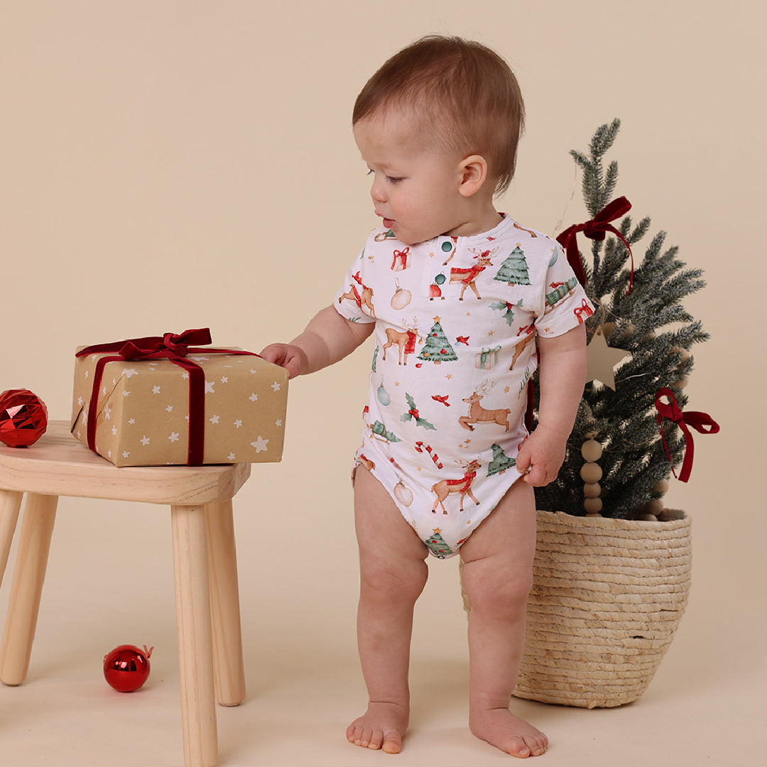 SNUGGLE HUNNY ORGANIC SHORT SLEEVE BODYSUIT - PRANCER &amp; FRIENDS