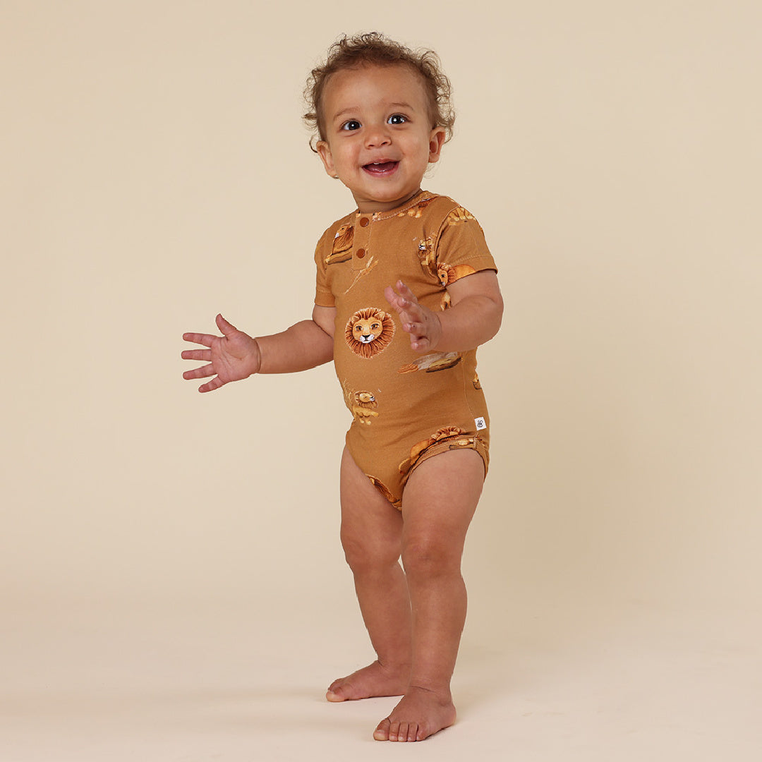 SNUGGLE HUNNY ORGANIC SHORT SLEEVE BODYSUIT - ROAR
