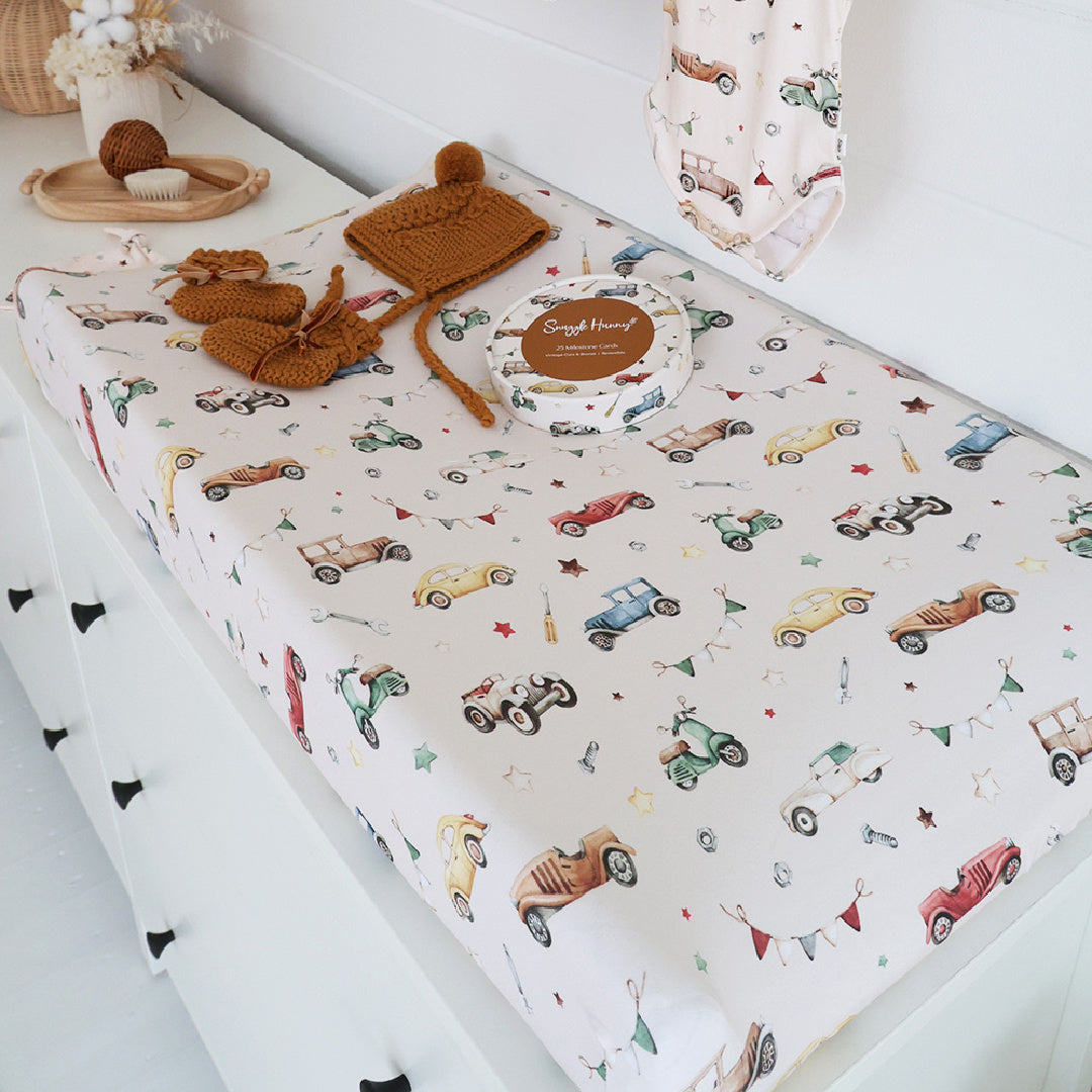 SNUGGLE HUNNY ORGANIC FITTED BASSINET SHEET / CHANGE PAD COVER - VINTAGE CARS