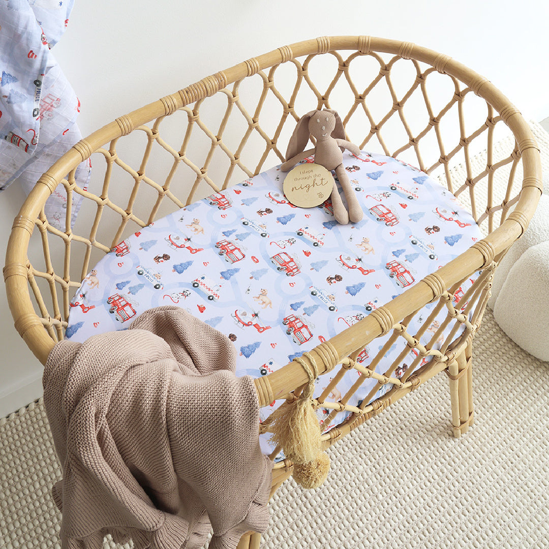 SNUGGLE HUNNY ORGANIC FITTED BASSINET SHEET / CHANGE PAD COVER - TO THE RESCUE