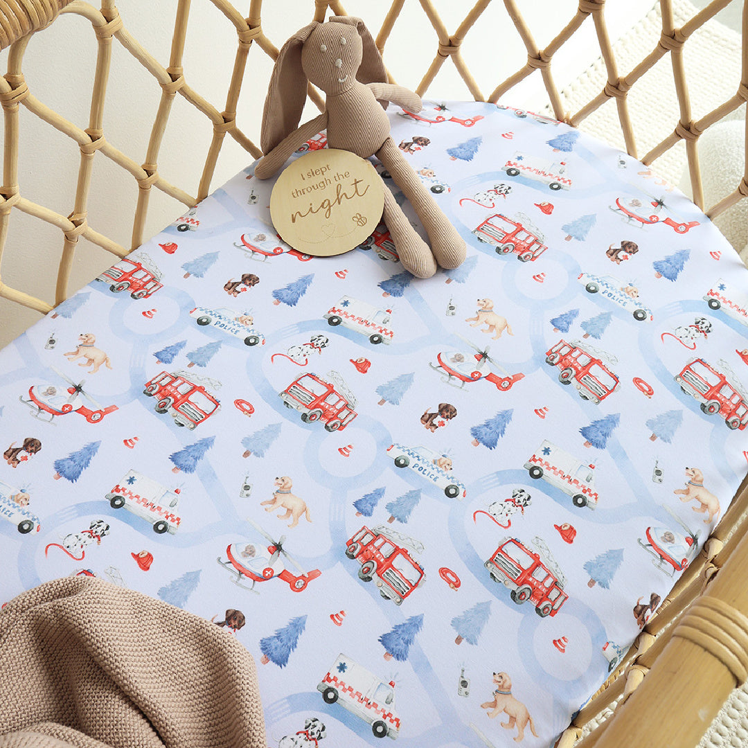SNUGGLE HUNNY ORGANIC FITTED BASSINET SHEET / CHANGE PAD COVER - TO THE RESCUE