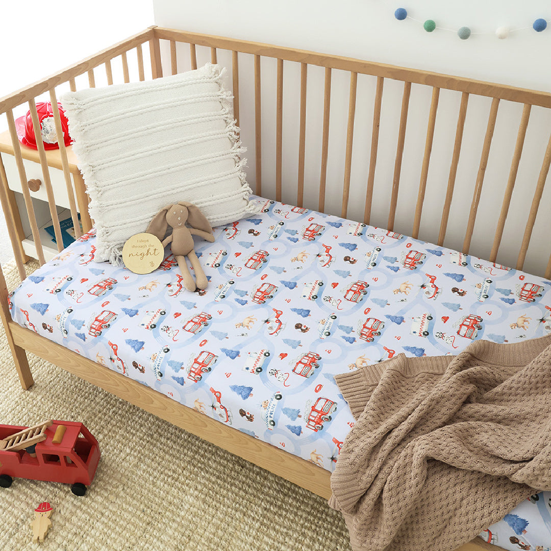 SNUGGLE HUNNY ORGANIC FITTED COT SHEET - TO THE RESCUE