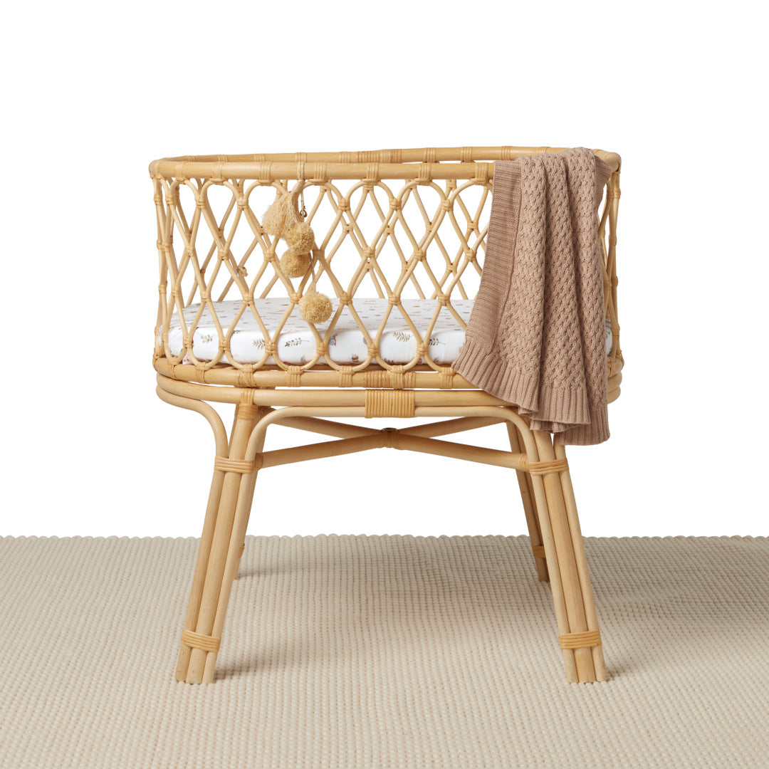 SNUGGLE HUNNY ORGANIC FITTED BASSINET SHEET / CHANGE PAD COVER - GARDEN FRIENDS