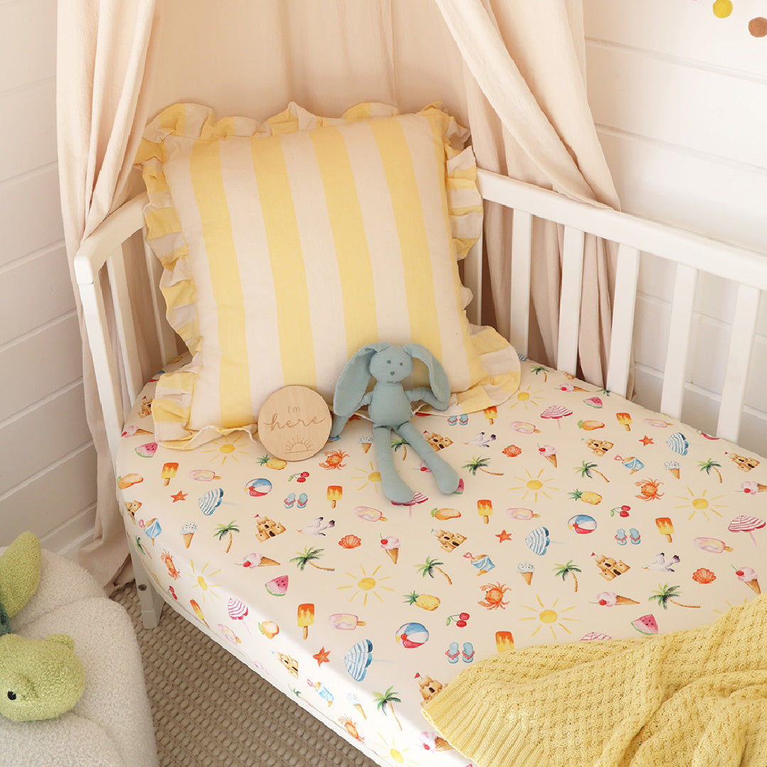 SNUGGLE HUNNY ORGANIC FITTED COT SHEET - BEACH FUN