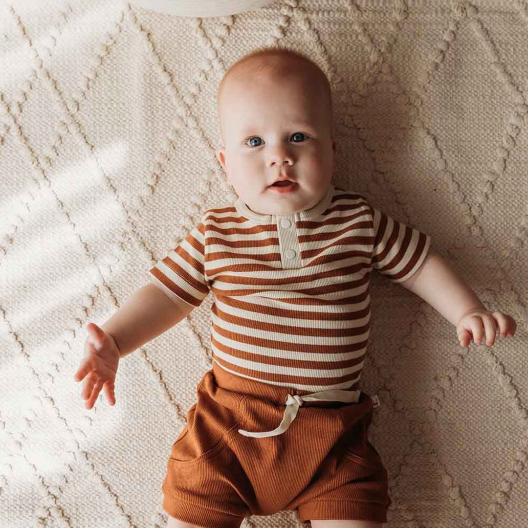 SNUGGLE HUNNY ORGANIC SHORT SLEEVE BODYSUIT - BISCUIT STRIPE