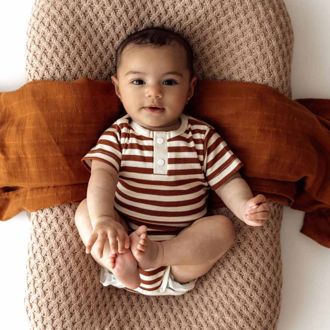 SNUGGLE HUNNY ORGANIC SHORT SLEEVE BODYSUIT - BISCUIT STRIPE