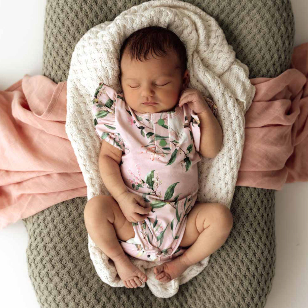 SNUGGLE HUNNY ORGANIC SHORT SLEEVE BODYSUIT WITH FRILL - COCKATOO